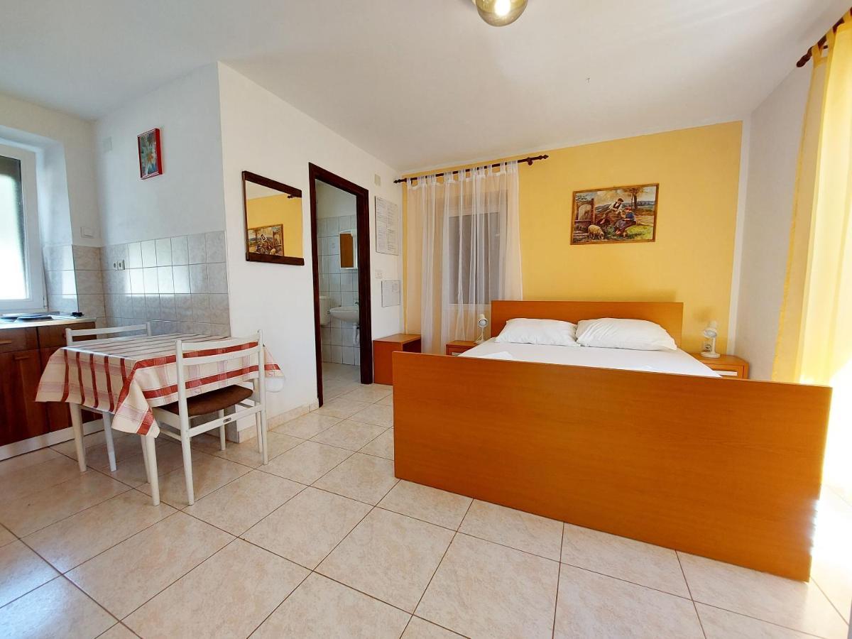 Apartments Ivan Čižići Bagian luar foto