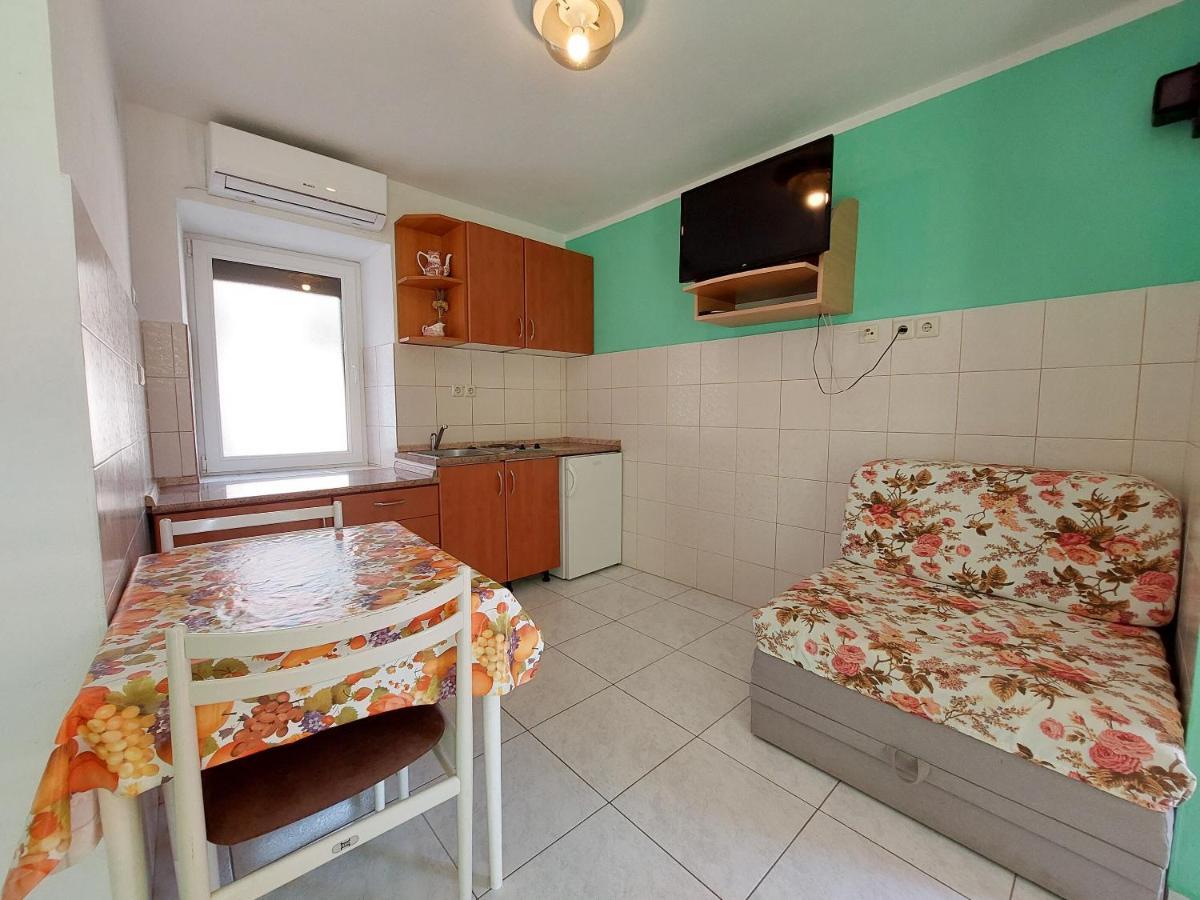 Apartments Ivan Čižići Bagian luar foto