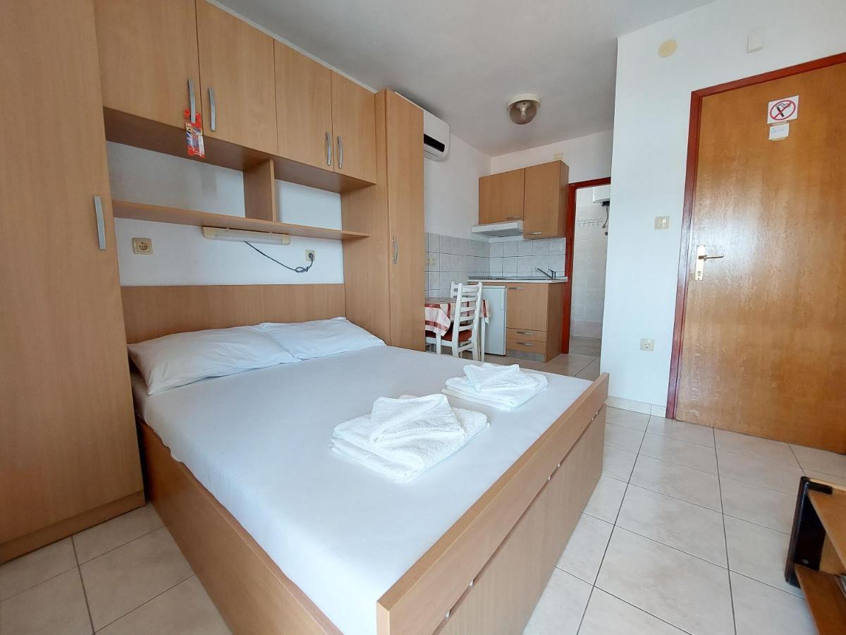 Apartments Ivan Čižići Bagian luar foto