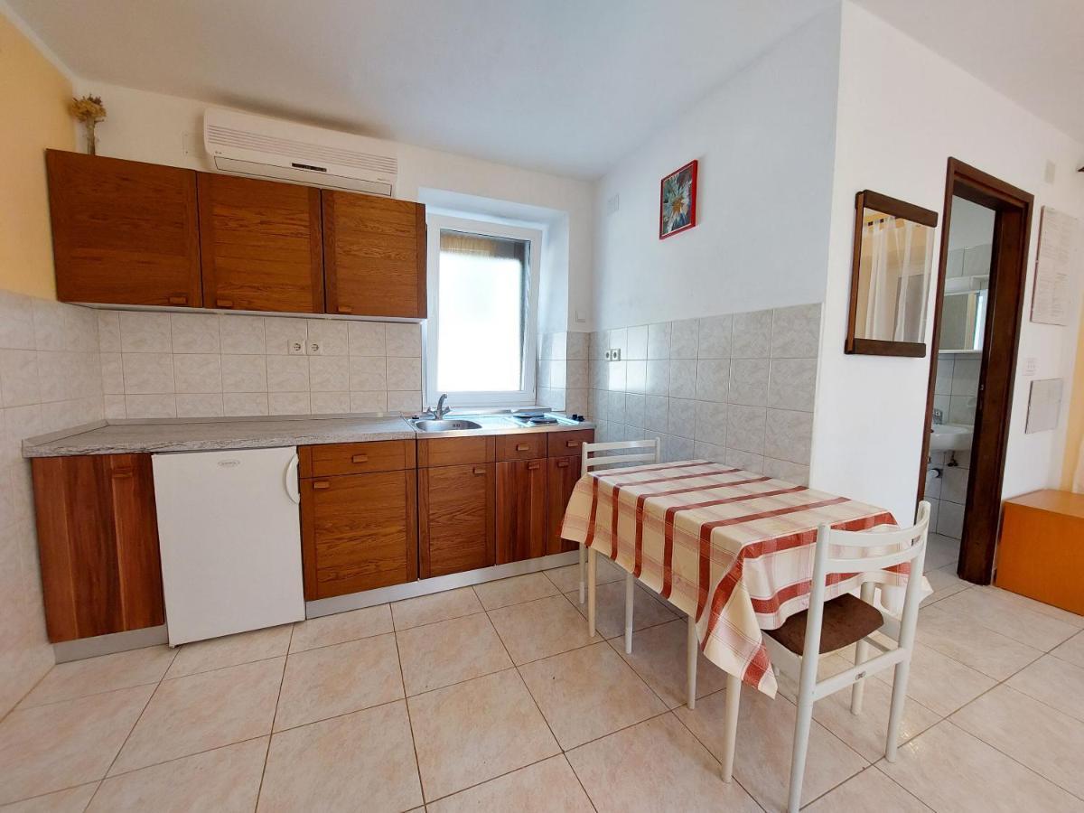 Apartments Ivan Čižići Bagian luar foto